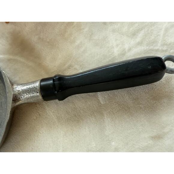 Club Hammered Aluminum small 6" skillet Wooden Handle - Picture 6 of 6